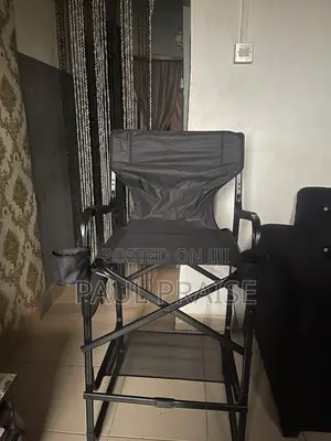 Two Tray Makeup Chair