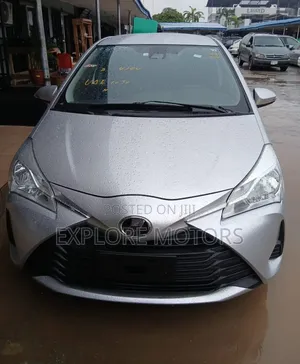 Toyota Yaris 2017 Silver