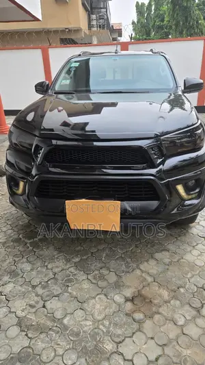 Toyota Hilux 2020 Black