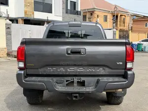 Toyota Tacoma TRD Sport 2018 Gray