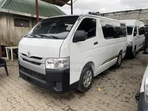 Toyota HiAce 2013 White