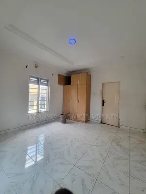 3bdrm Apartment in Cool Estate At for rent