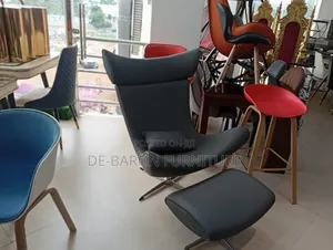 Standard Relaxing Chair With Footrest