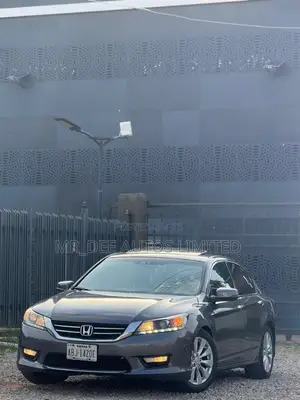 Honda Accord Touring 4dr Sedan FWD (3.5L 6cyl 6A) 2013 Gray