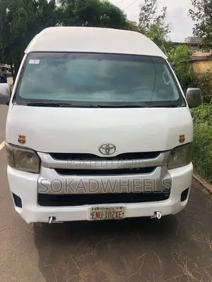 Toyota HiAce 2013 White