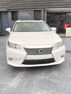 Lexus ES 2015 White