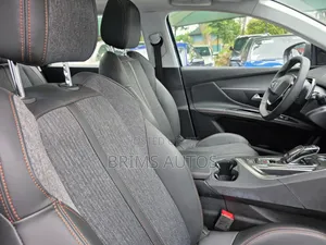 Peugeot 5008 2018 Green
