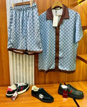 Luxury Update  
Gucci Printed Silk Twill Shirt Short.