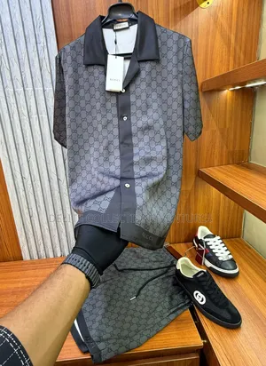 Luxury Update  
Gucci Printed Silk Twill Shirt Short.