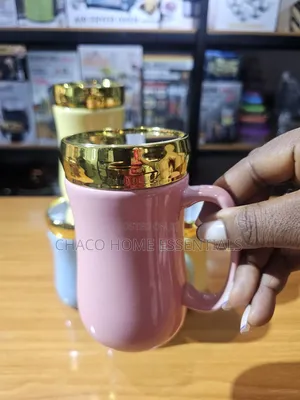 Ceramic Mug With a Glossy Mirror-Finish Cover