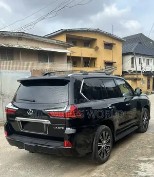 Lexus LX 2018 Black