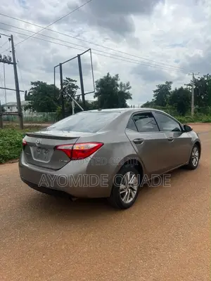 Toyota Corolla 2014 Gold