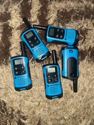 Group Security Walkie Talkie, 8 Channels Cover 4km (2.5mls)