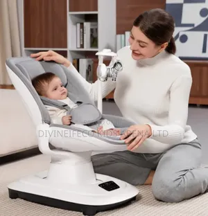 Mastela Deluxe Multi-Motion Electronic Baby Cradle