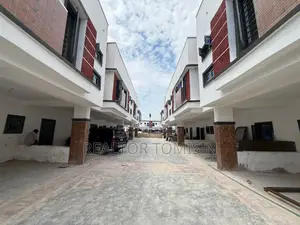 Furnished 4bdrm Townhouse/Terrace in Chevron for sale