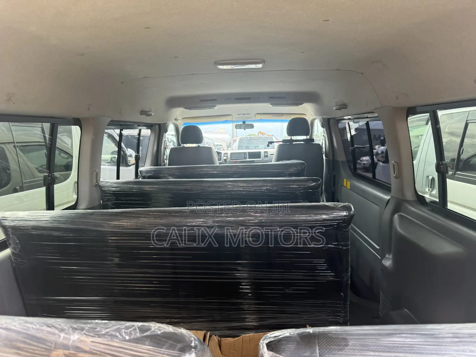 Toyota HiAce 2015 White