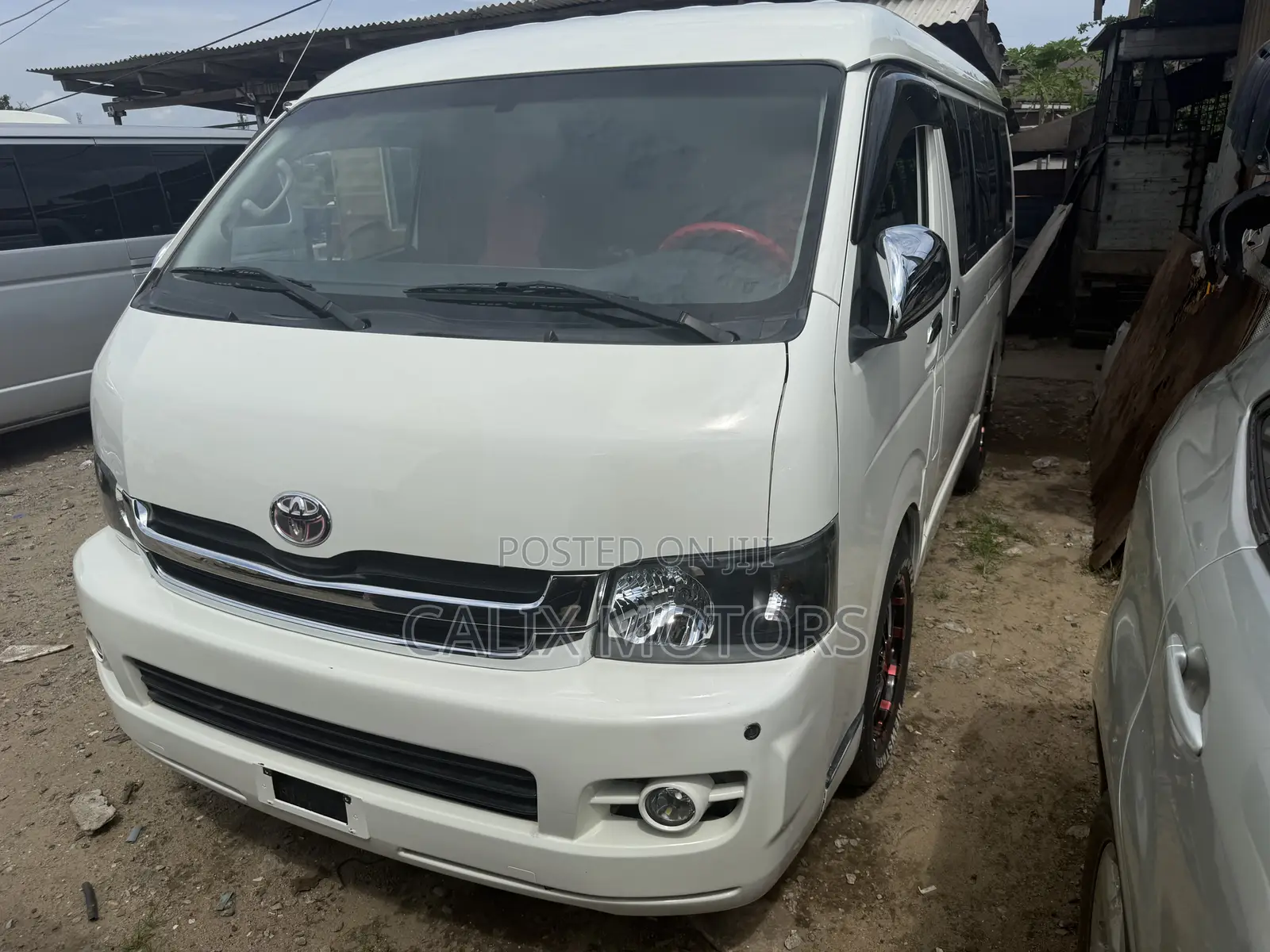 Toyota HiAce 2015 White