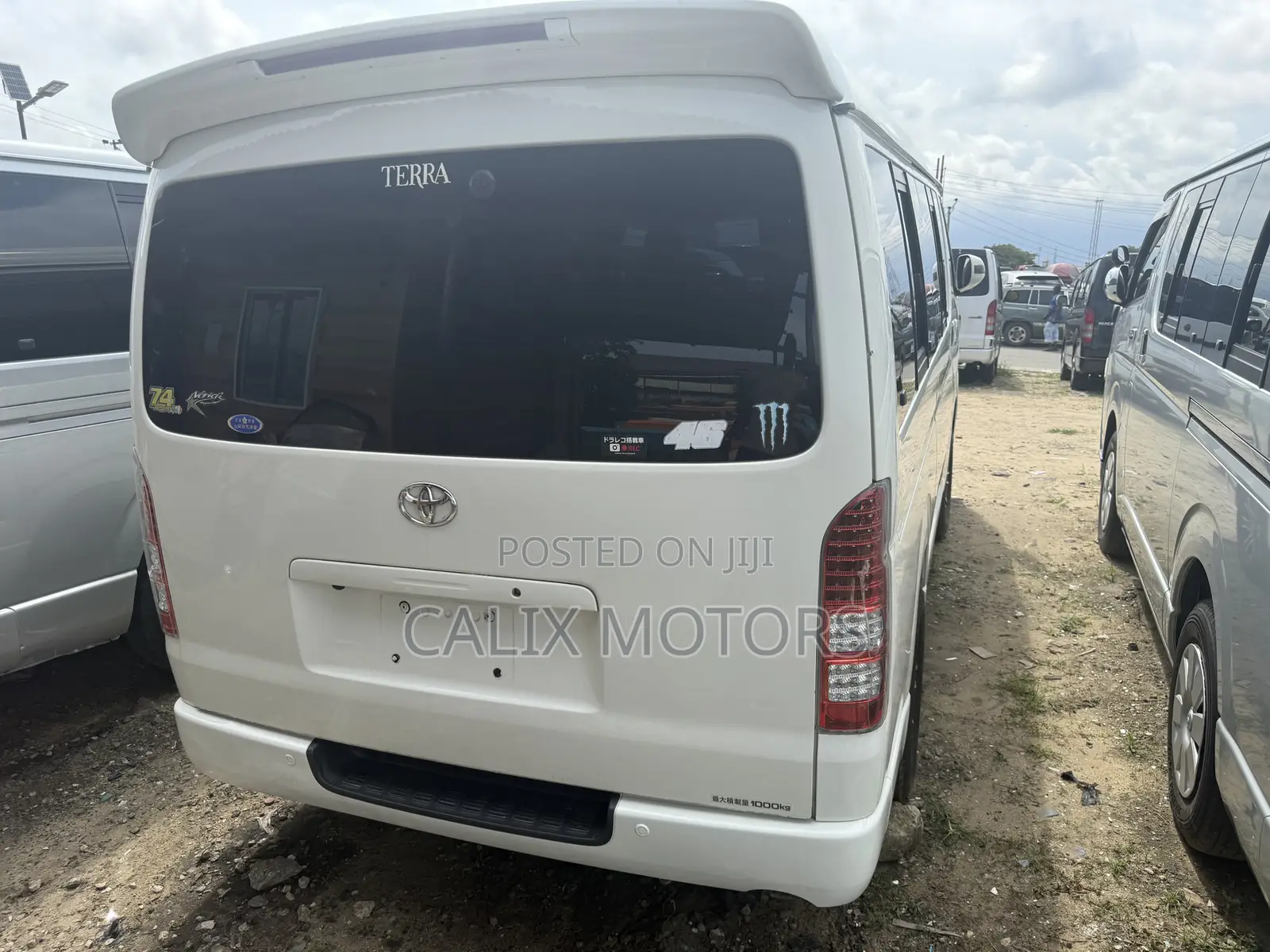 Toyota HiAce 2015 White