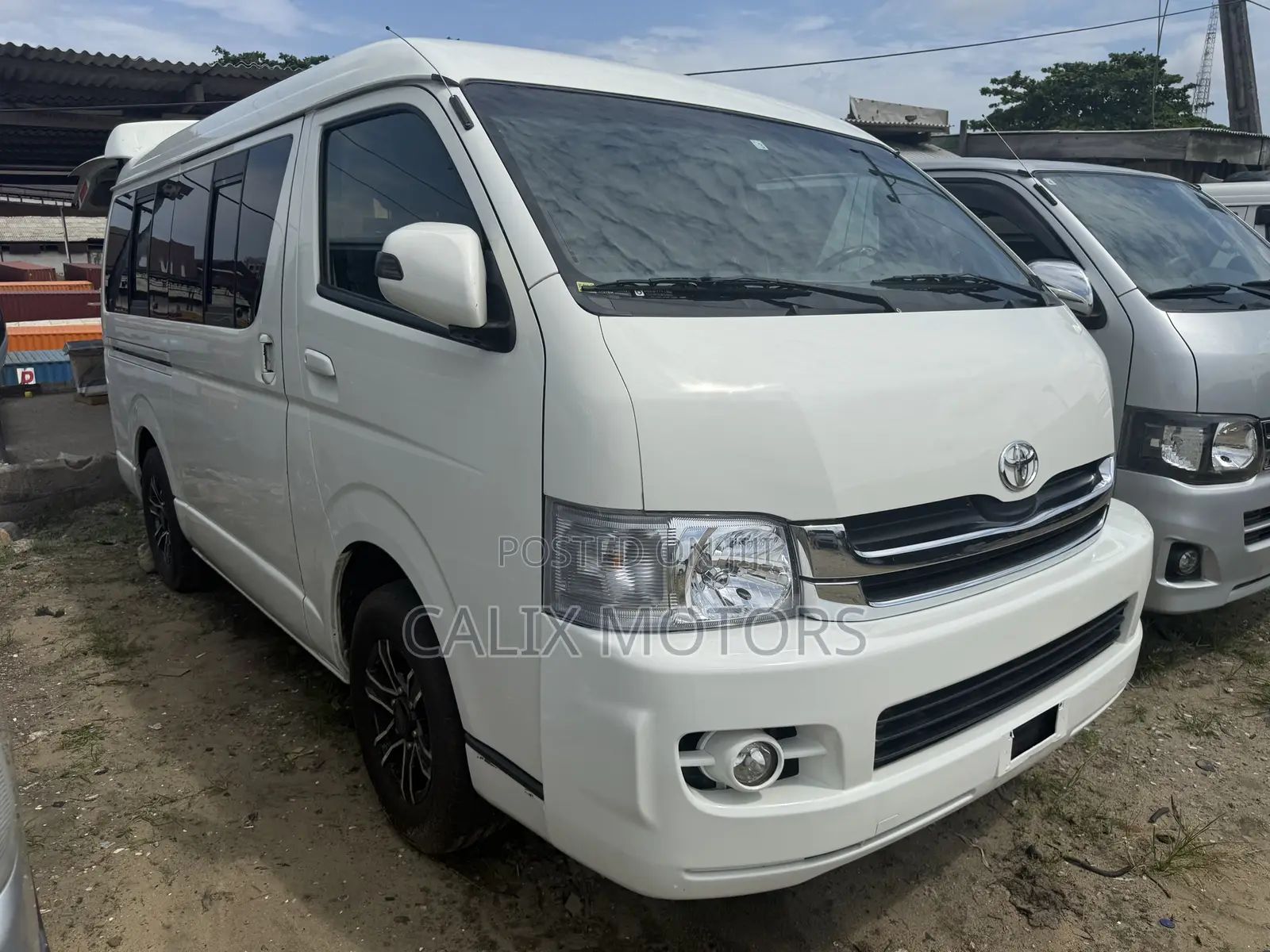 Toyota HiAce 2015 White