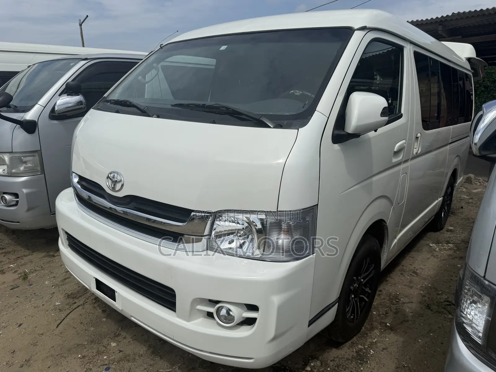 Toyota HiAce 2015 White