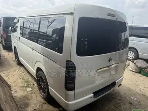 Toyota HiAce 2014 White