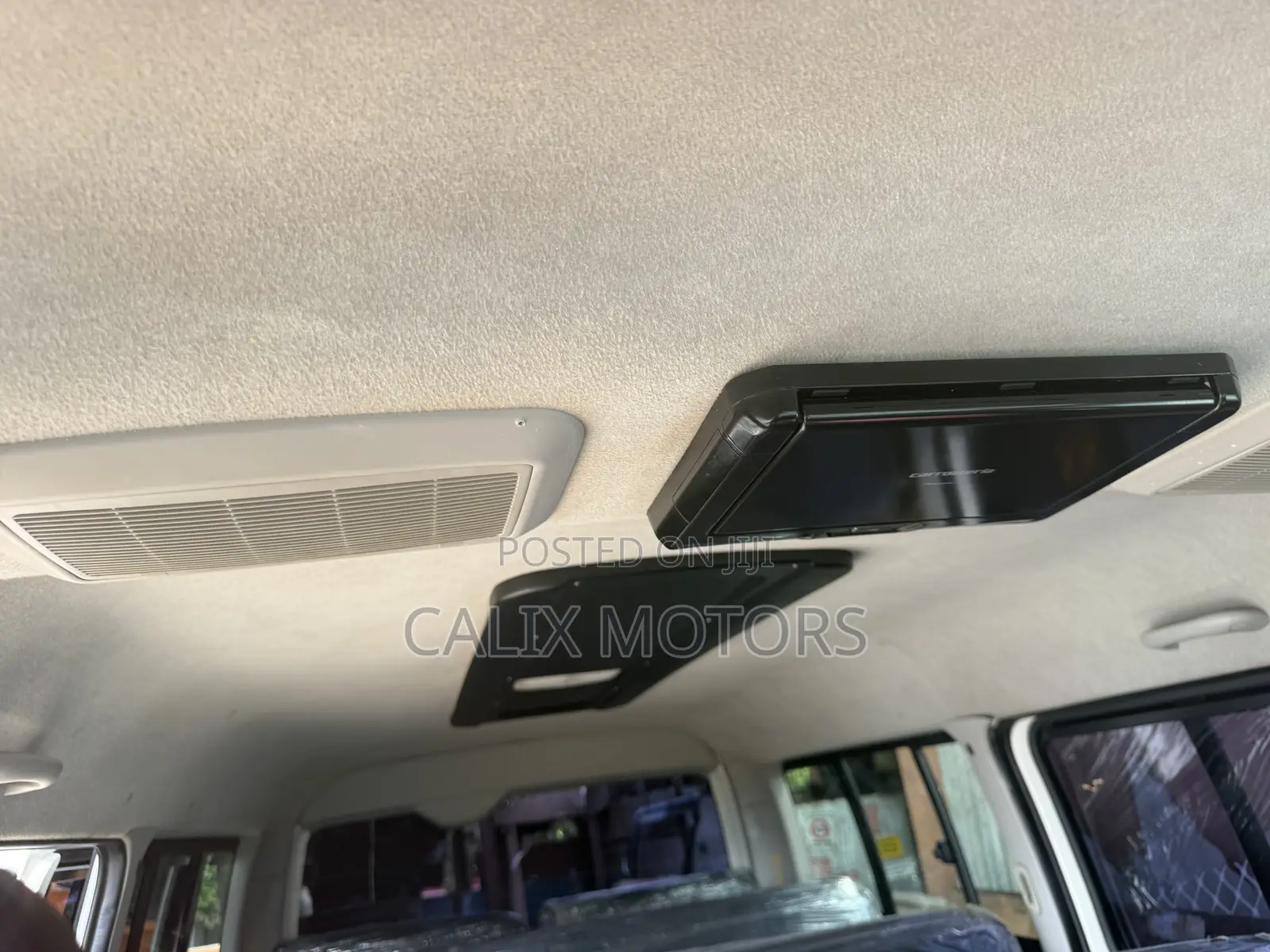 Toyota HiAce 2014 White
