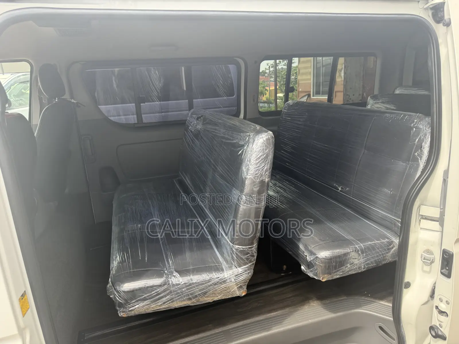 Toyota HiAce 2014 White
