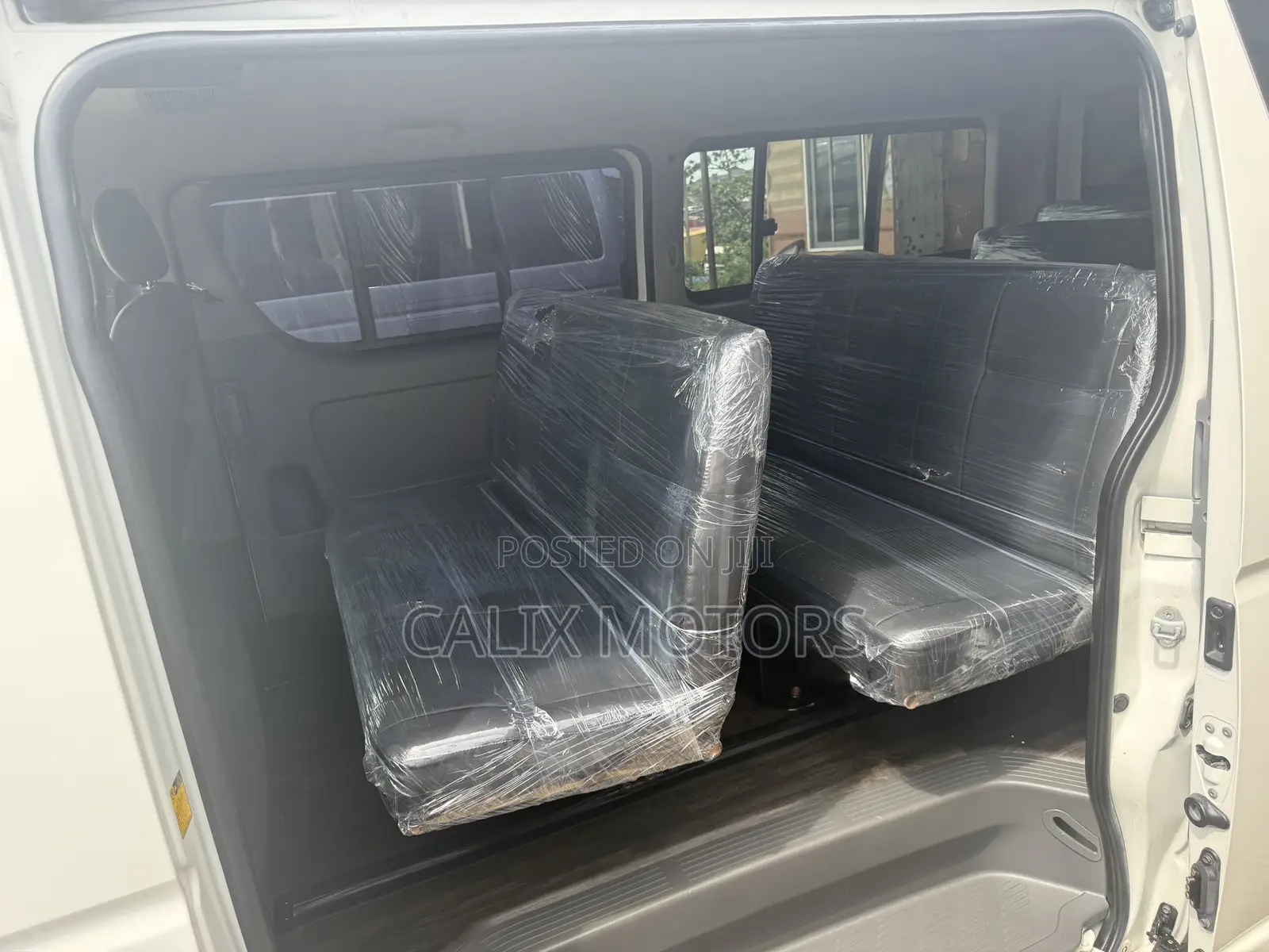 Toyota HiAce 2014 White
