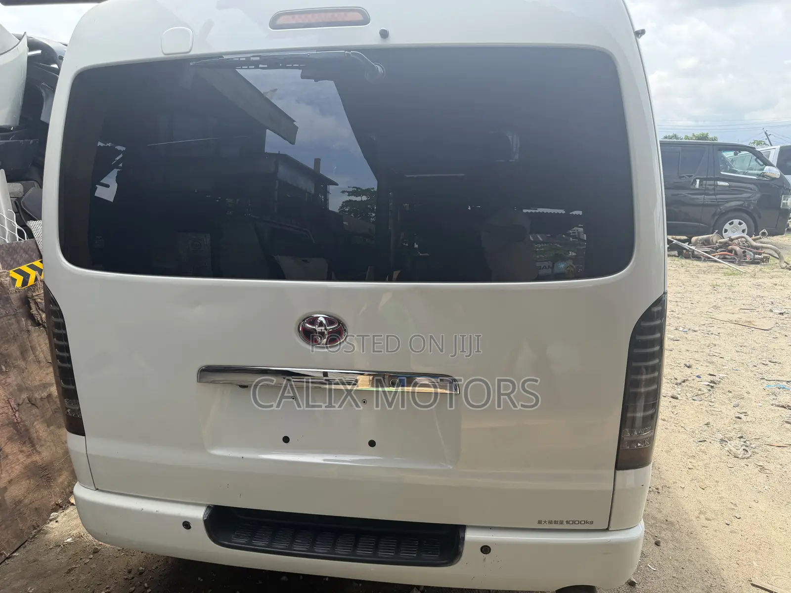 Toyota HiAce 2014 White