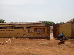 Furnished 6bdrm Block of Flats in Saki West for sale
