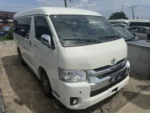 Toyota HiAce 2015 White