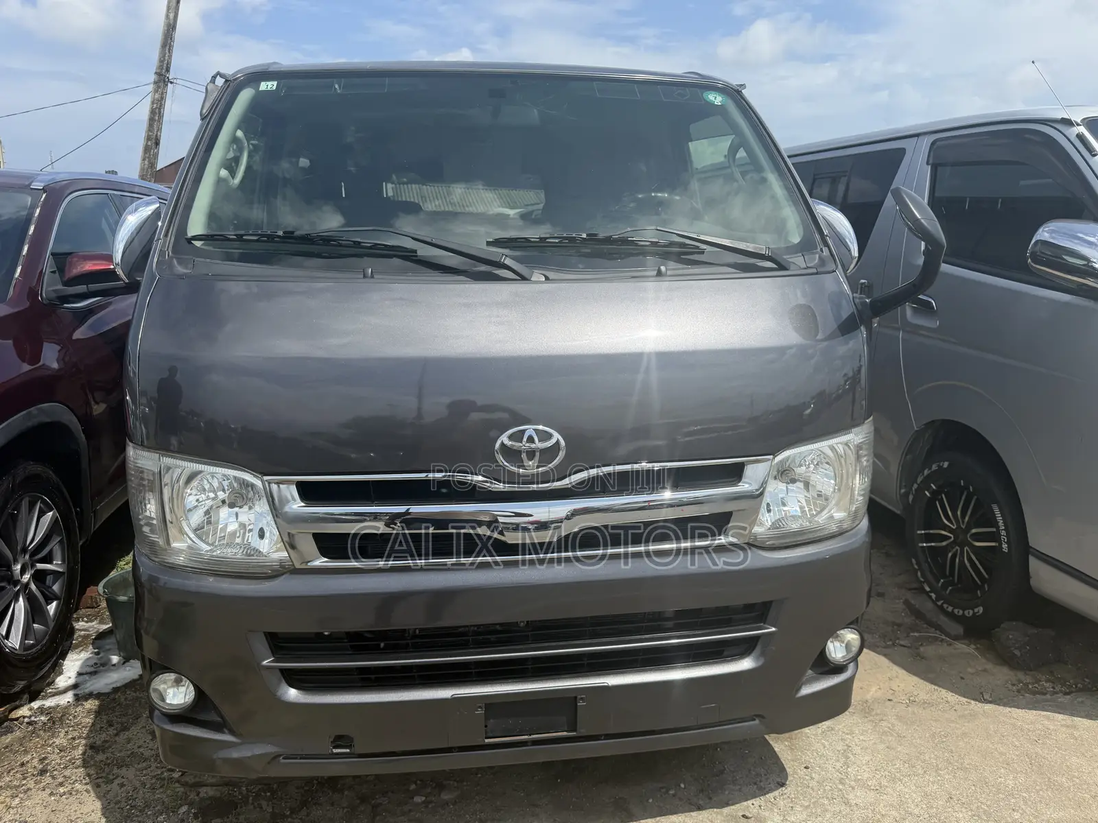 Toyota HiAce 2014 Grey