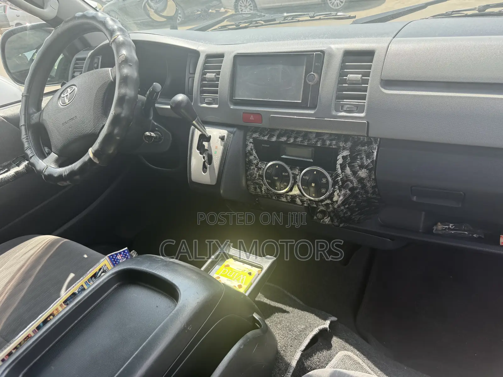Toyota HiAce 2014 Grey