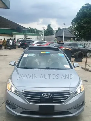 Hyundai Sonata Limited w/Brown Leather PZEV 4dr Sedan (2.4L 4cyl 6A)