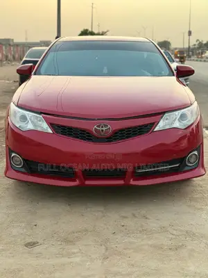 Toyota Camry SE 4dr Sedan (2.5L 4cyl 6A) 2014 Maroon