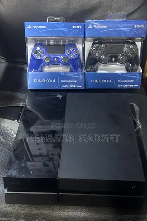 Uk Used Ps4 Standard Comes With 2 Controllers and 10 Games Inside