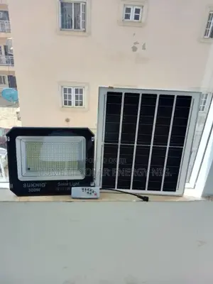 Sukhig Split-Type 300w Solar Street Light Installer and Seller