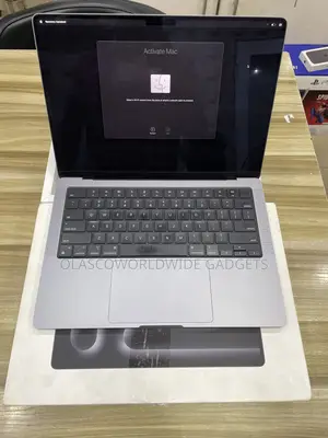New Laptop Apple MacBook Pro 2023 M3 8GB Apple M3 SSHD (Hybrid) 512GB