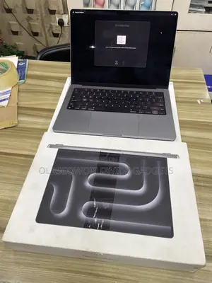 New Laptop Apple MacBook Pro 2023 M3 8GB Apple M3 SSHD (Hybrid) 512GB