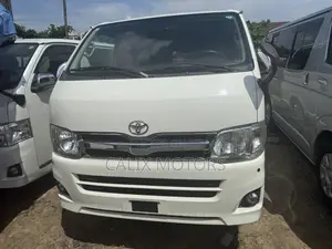 Toyota HiAce 2012 White