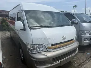 Toyota HiAce 2018 White