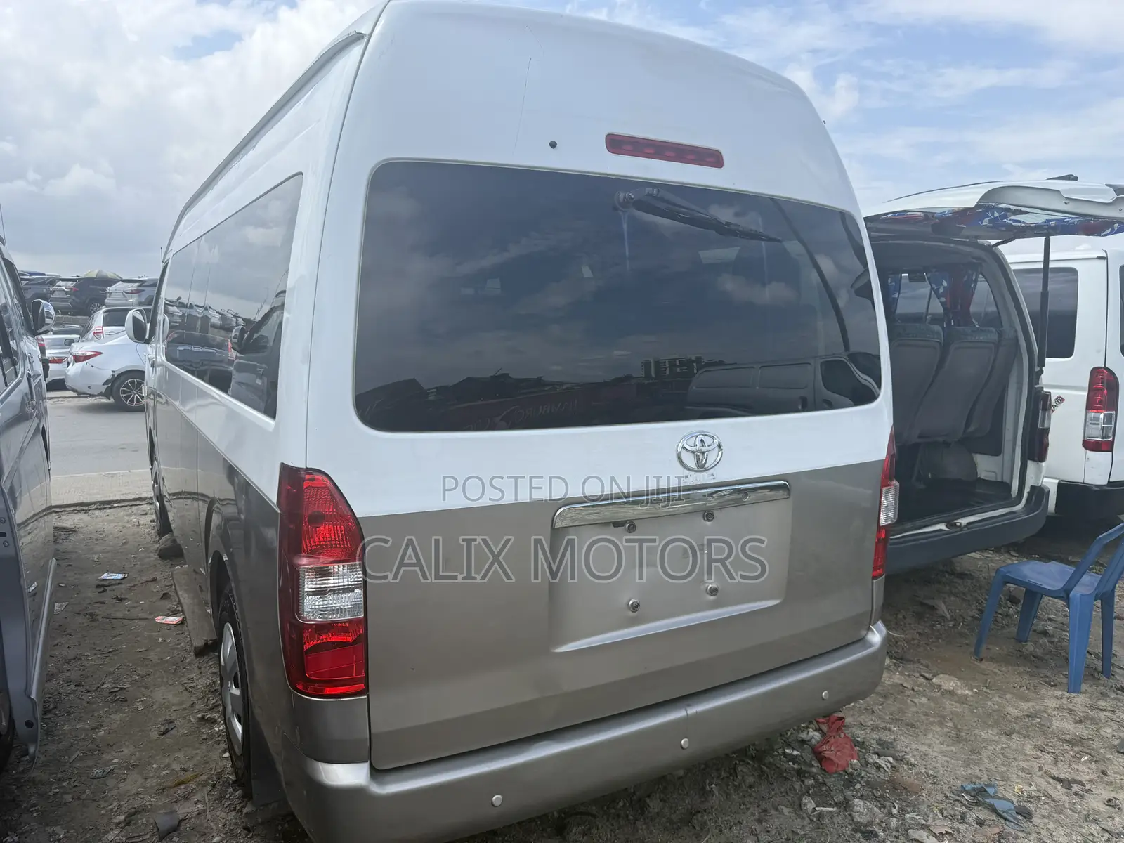 Toyota HiAce 2018 White