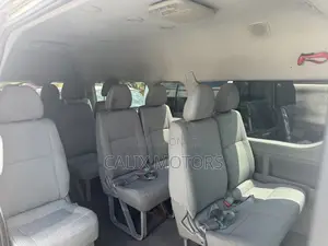 Toyota HiAce 2018 White