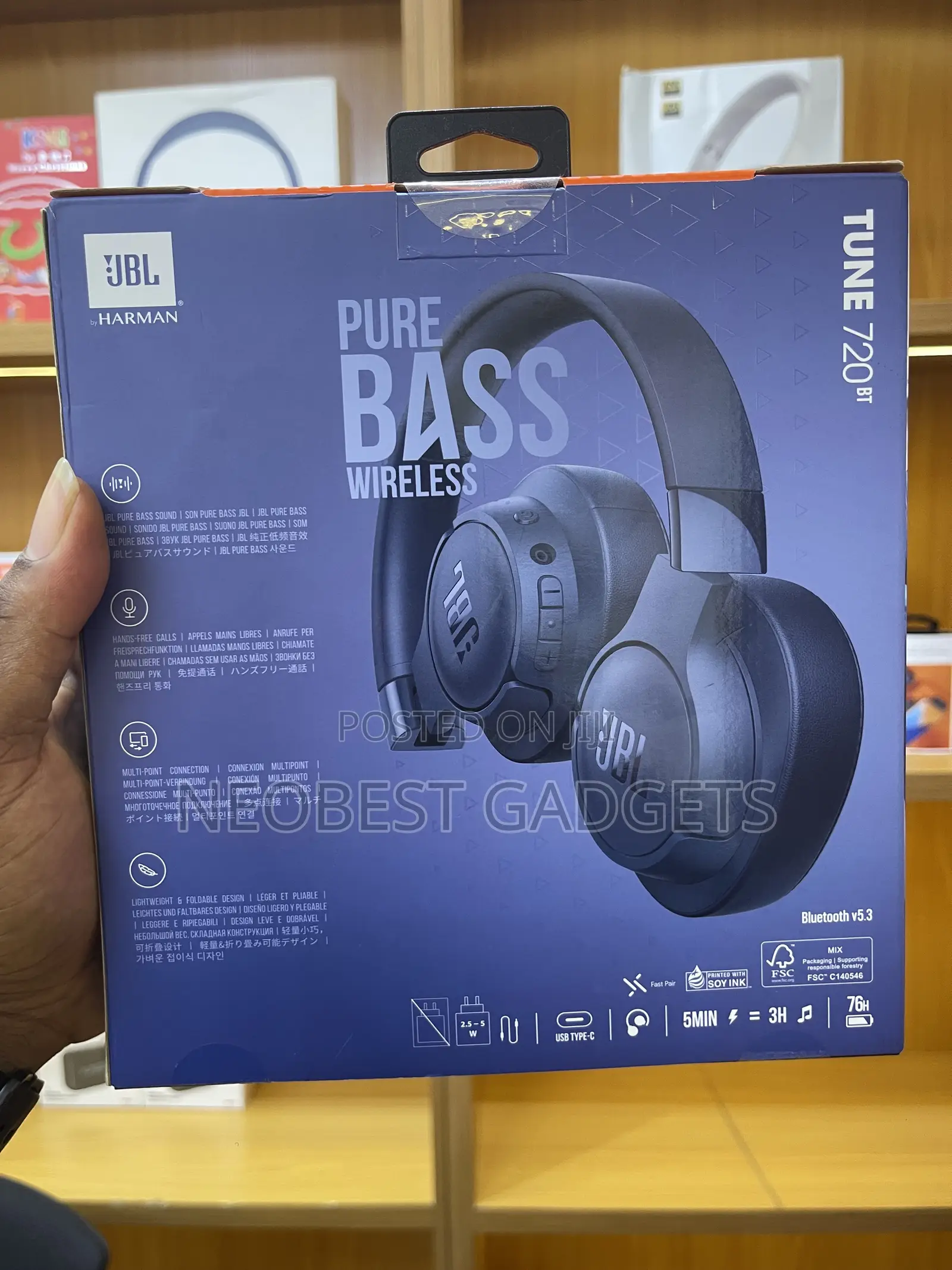Blue JBL Tune 720 Bt