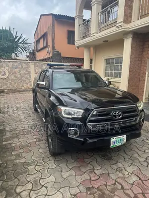 Toyota Tacoma 4dr Double Cab 2016 Black