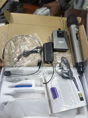 Headset Microphone With Lapel Microphone and Handheld Microphone
