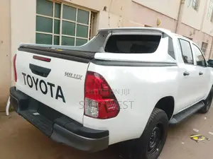 Manual Rolling Booth Cover With White TRD
