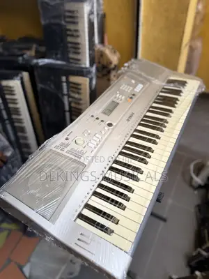 Yamaha PSR-E313 Portable Keyboard