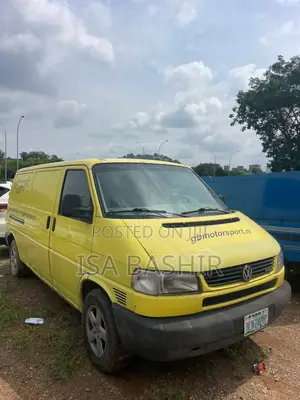 Volkswagen Transporter 2000 Yellow