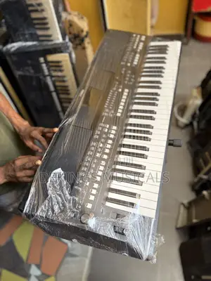 Professional Used Yamaha PSR Sx600 Keyboard